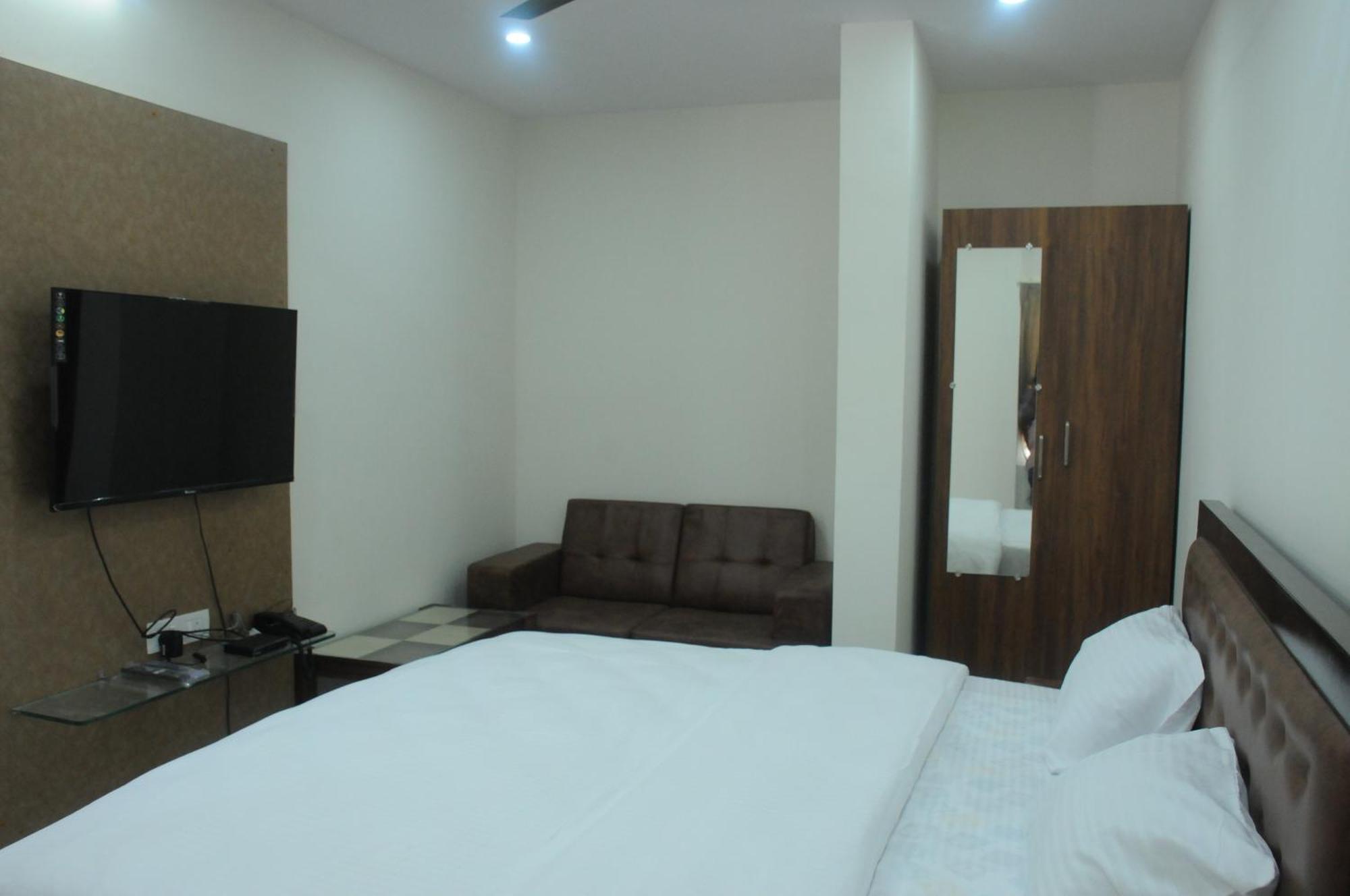 Amma Inn Elegance Suites And Apartments Mysore Esterno foto